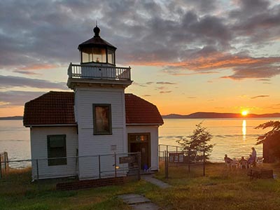 Burrows Lighthouse: History & Restoration